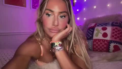 Snapshot of sexygoodvibebabe69 chatting on June 2026 11:09:01 AM Ashley Love online show from June 2026 11:09:01 AM