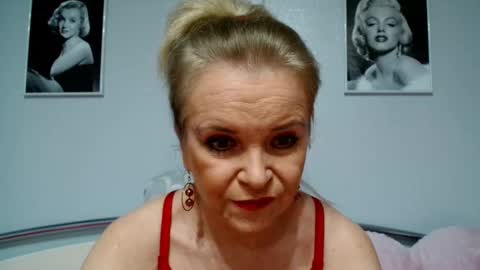 Snapshot of sexyjennyeu chatting on February 2025 08:11:02 PM Jenny online show from February 2025 08:11:02 PM