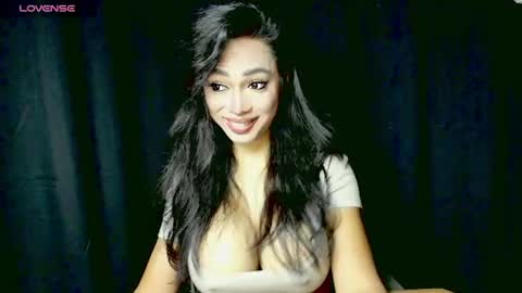 Snapshot of sexymariafoxx chatting on June 2026 10:53:02 PM MariaFoxx online show from June 2026 10:53:02 PM