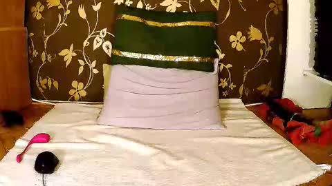 Squirty Maya Gold online show from October 2025 06:38:02 PM