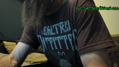 Snapshot of sexymountainman420 chatting on December 2024 04:12:01 AM Sexymountainman420 online show from December 2024 04:12:01 AM