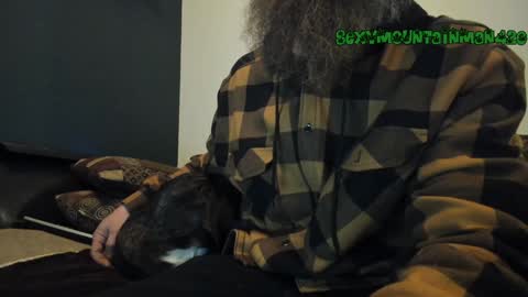 Snapshot of sexymountainman420 chatting on February 2025 09:15:01 PM Sexymountainman420 online show from February 2025 09:15:01 PM