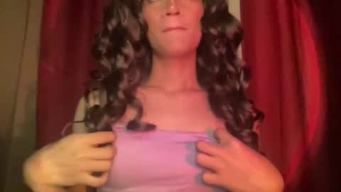 Snapshot of sexynakedweapon chatting on May 2026 09:49:02 AM LIEZEL online show from May 2026 09:49:02 AM