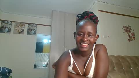 sexyreddebony online show from January 2025 04:07:02 PM