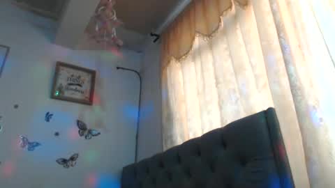 Venus Independent Model online show from September 2025 05:46:01 PM