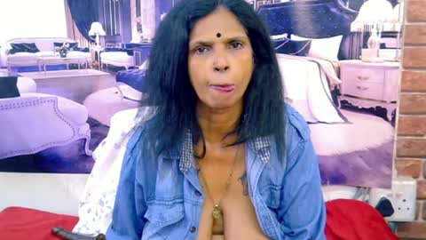 Snapshot of sexyva4u2luv chatting on June 2026 09:09:01 AM sexyva4u2luv online show from June 2026 09:09:01 AM