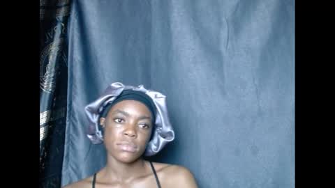 Snapshot of sexyxbunnyxx chatting on December 2024 05:31:01 PM Blue online show from December 2024 05:31:01 PM