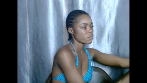 Snapshot of sexyxbunnyxx chatting on February 2025 01:49:02 PM Blue online show from February 2025 01:49:02 PM