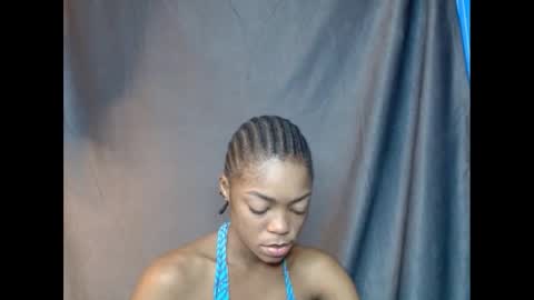 Snapshot of sexyxbunnyxx chatting on March 2025 07:04:02 AM Blue online show from March 2025 07:04:02 AM