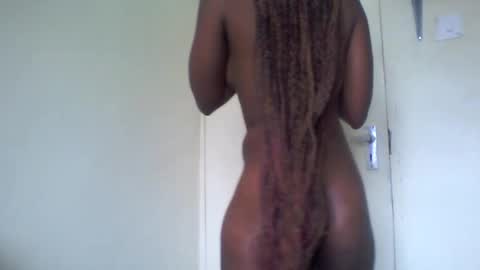 Snapshot of sexyy_tiny chatting on April 2026 05:08:02 AM Mel online show from April 2026 05:08:02 AM