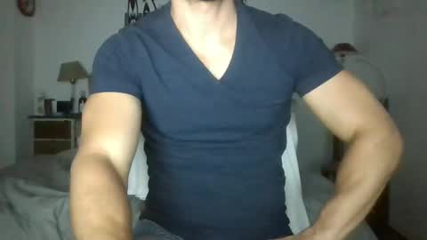 Snapshot of sexyyphilip chatting on January 2025 03:23:02 AM sexyyphilip online show from January 2025 03:23:02 AM