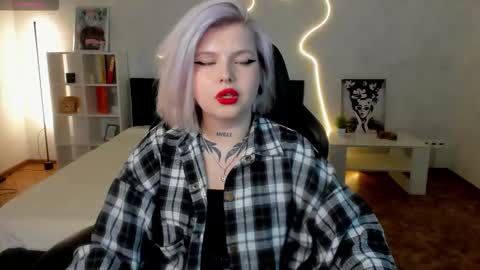 Lana online show from November 2025 07:41:02 AM