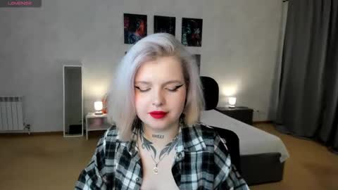 Lana online show from November 2025 01:39:02 AM