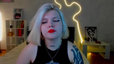 Lana online show from November 2025 01:22:01 AM