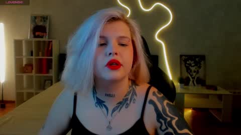 Lana online show from November 2025 01:16:01 AM