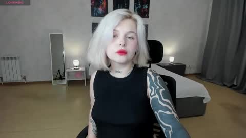 Lana online show from November 2025 01:28:02 AM