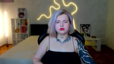 Lana online show from November 2025 01:53:01 AM