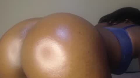 Shadow online show from September 2025 02:04:01 AM