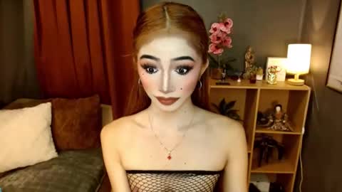 Snapshot of shaina_cummer chatting on April 2026 07:41:01 AM shaina online show from April 2026 07:41:01 AM