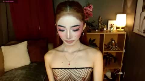 Snapshot of shaina_cummer chatting on April 2026 11:55:02 PM shaina online show from April 2026 11:55:02 PM