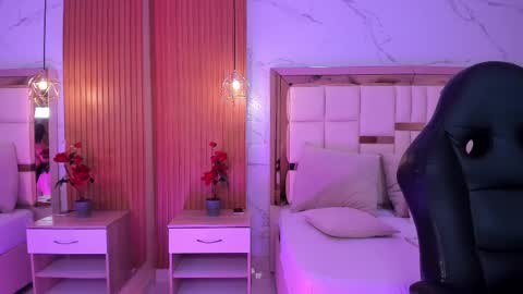 Shaina Vasquez online show from March 2025 07:59:02 PM