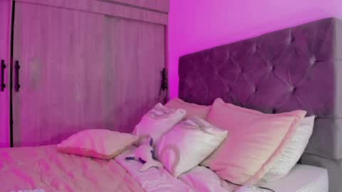 Shaina Vasquez online show from May 2026 12:49:01 AM