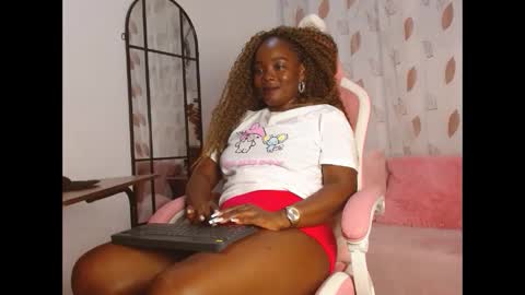 Snapshot of shaira___ chatting on November 2025 12:33:01 AM Shaira online show from November 2025 12:33:01 AM