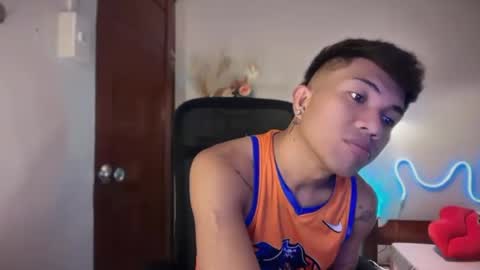 shake_raytow34 online show from June 2026 07:32:02 AM