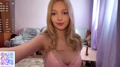 Snapshot of shalaschrantz chatting on June 2026 11:13:02 AM Emily online show from June 2026 11:13:02 AM