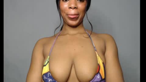 Snapshot of shallie_x chatting on May 2026 11:26:01 AM ESTHER online show from May 2026 11:26:01 AM