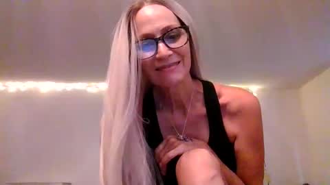 Shaman Woman online show from October 2025 04:26:02 PM