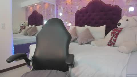 Shamara Thomson online show from May 2026 05:42:02 PM
