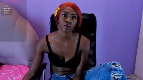 Snapshot of shanelle__ chatting on October 2025 12:36:01 PM S H A N E L L E online show from October 2025 12:36:01 PM