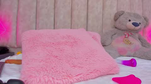 Shanel online show from December 2024 04:29:02 PM