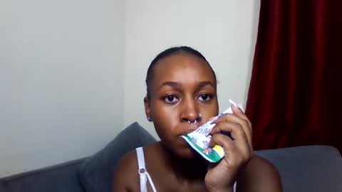 Snapshot of shania_sleigh chatting on April 2026 12:28:02 PM shania_sleigh online show from April 2026 12:28:02 PM