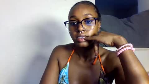 Snapshot of shania_sleigh chatting on April 2026 02:32:02 PM shania_sleigh online show from April 2026 02:32:02 PM