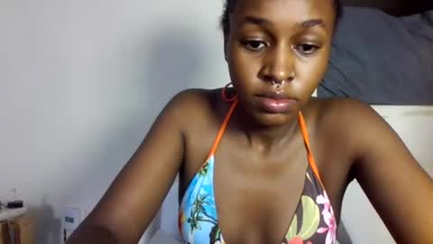 Snapshot of shania_sleigh chatting on April 2026 01:05:01 AM shania_sleigh online show from April 2026 01:05:01 AM