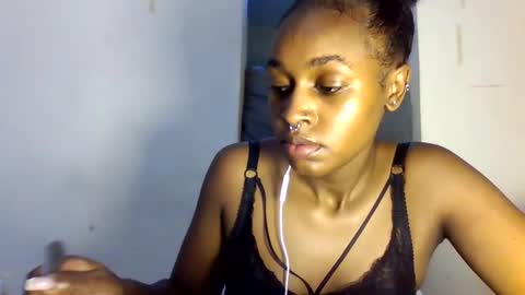 Snapshot of shania_sleigh chatting on April 2026 06:21:01 PM shania_sleigh online show from April 2026 06:21:01 PM