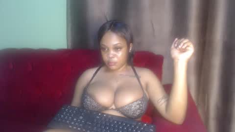 Snapshot of shaniebee chatting on September 2025 07:55:02 AM Shanie online show from September 2025 07:55:02 AM