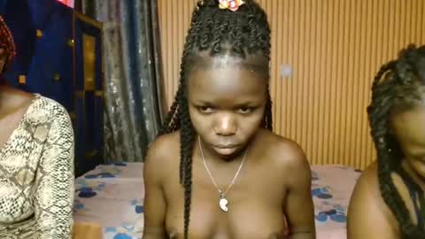 Snapshot of shaniz_shallet chatting on November 2025 03:06:02 PM Shaniz online show from November 2025 03:06:02 PM