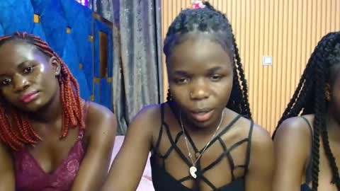 Snapshot of shaniz_shallet chatting on November 2025 04:40:02 PM Shaniz online show from November 2025 04:40:02 PM