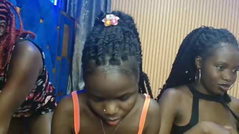 Snapshot of shaniz_shallet chatting on November 2025 05:14:02 PM Shaniz online show from November 2025 05:14:02 PM