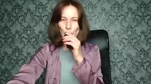 Shannen online show from December 2025 12:03:02 PM