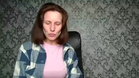 Shannen online show from December 2025 06:37:02 PM