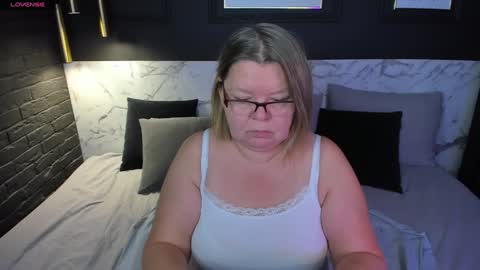 Shannon online show from December 2024 05:49:02 AM