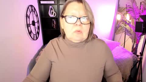 Shannon online show from April 2026 12:54:02 PM