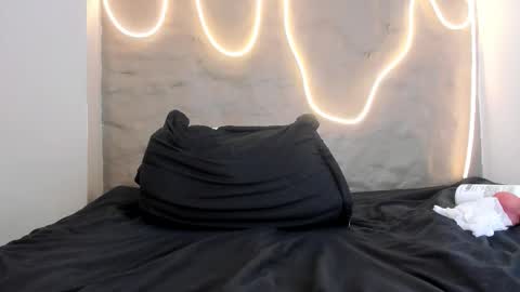 Shanntal  online show from March 2026 07:53:01 PM