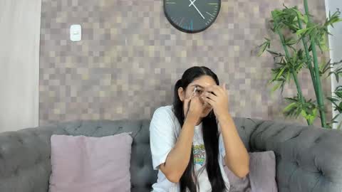 SHANON online show from November 2025 12:15:01 PM