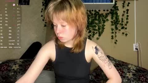 Kristin online show from November 2025 04:11:02 AM