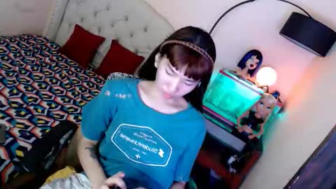 SHANTA FOX  s online show from October 2025 01:54:02 PM